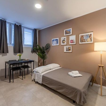 Apartament Authentic Private Flat 2 Min From Navigli Mediolan Zewnętrze zdjęcie