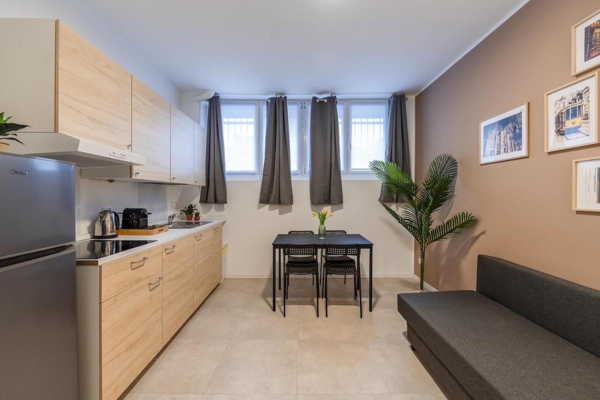 Apartament Authentic Private Flat 2 Min From Navigli Mediolan Zewnętrze zdjęcie