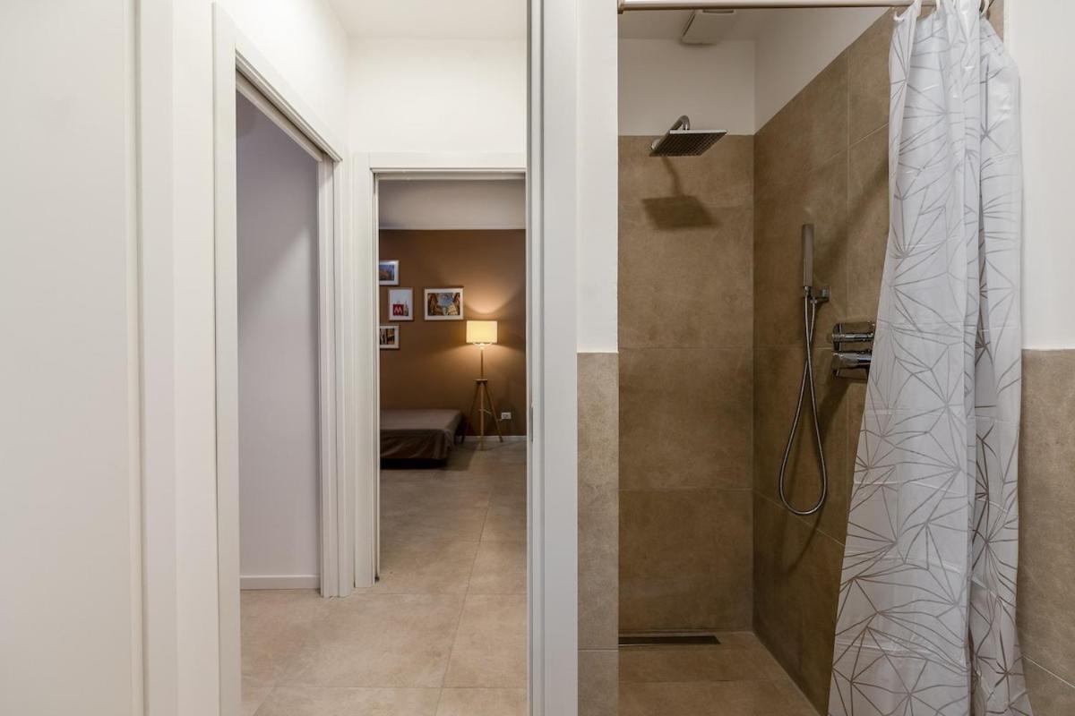Apartament Authentic Private Flat 2 Min From Navigli Mediolan Zewnętrze zdjęcie