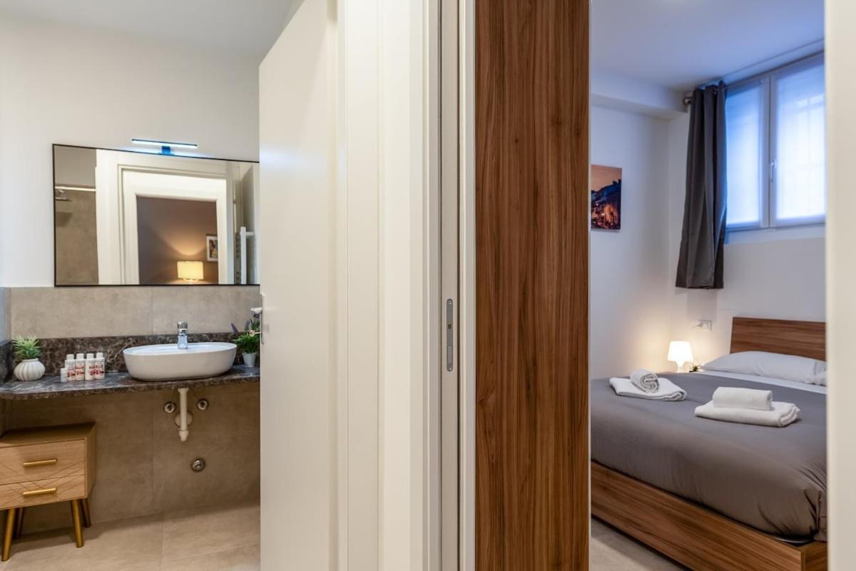 Apartament Authentic Private Flat 2 Min From Navigli Mediolan Zewnętrze zdjęcie