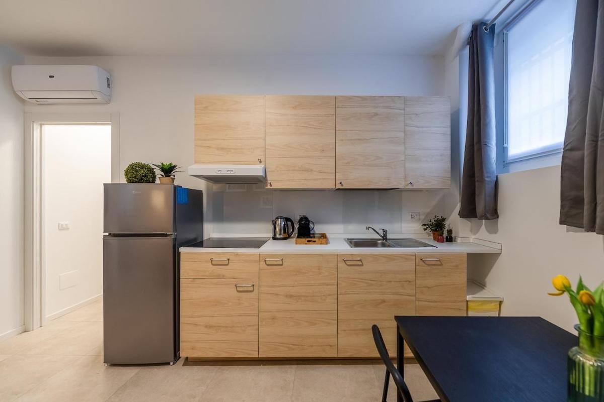 Apartament Authentic Private Flat 2 Min From Navigli Mediolan Zewnętrze zdjęcie