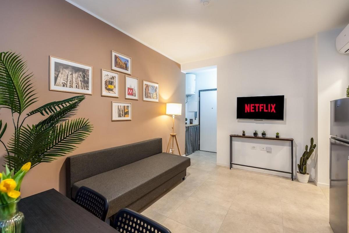 Apartament Authentic Private Flat 2 Min From Navigli Mediolan Zewnętrze zdjęcie